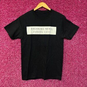 Breaking News: Nobody Cares graphic T-Shirt Small